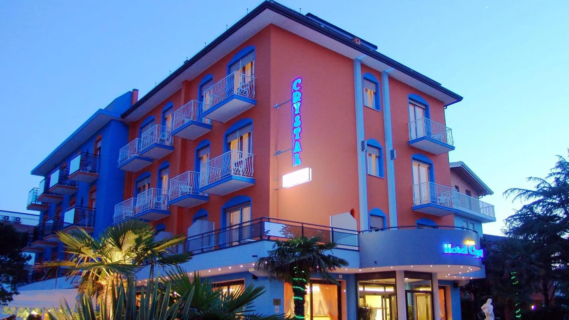 Hotel Crystal contacts